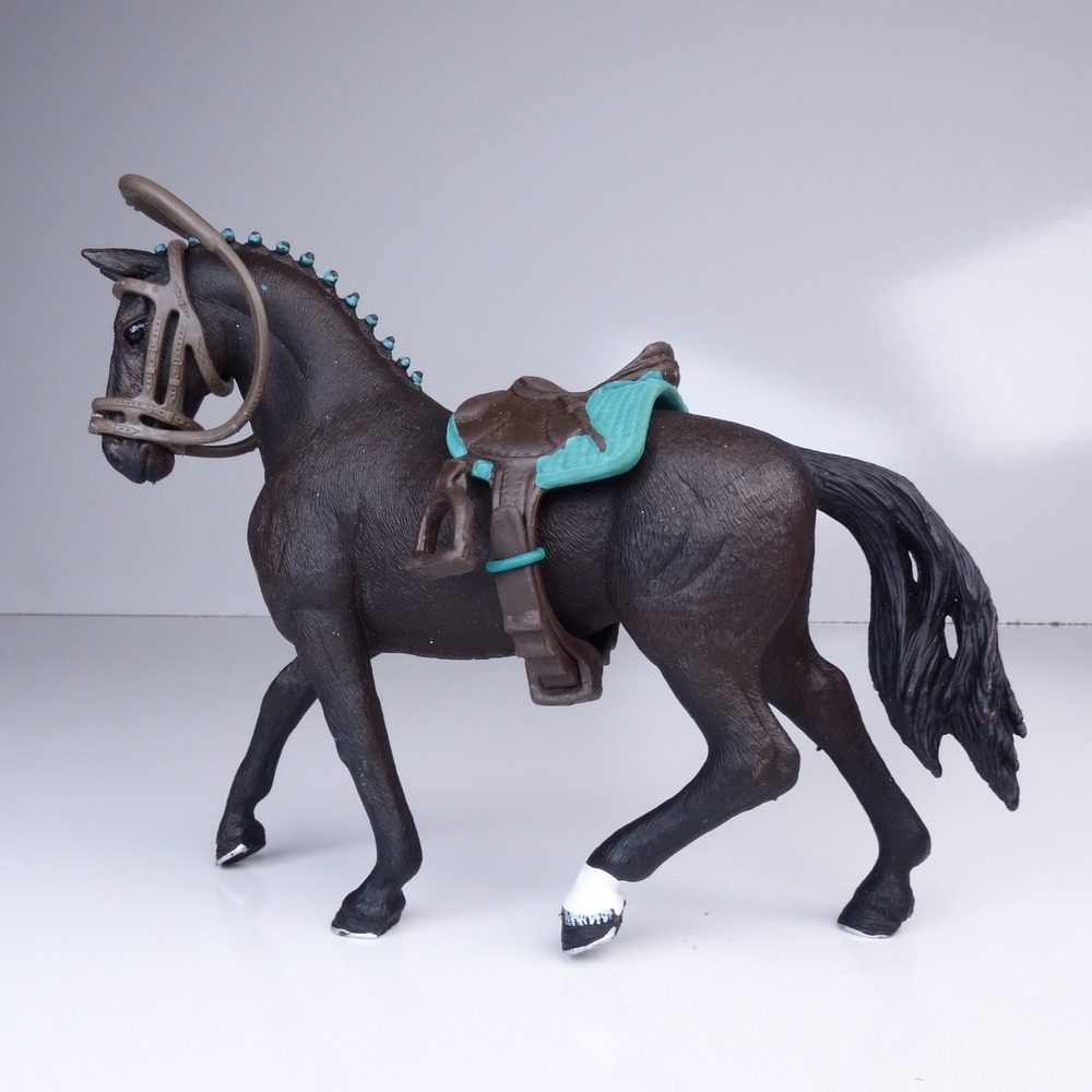 Schleich Horse Club Storm Hanoverian Gelding Toy Figure w/ Saddle Bridle #42541 - Picture 5 of 12